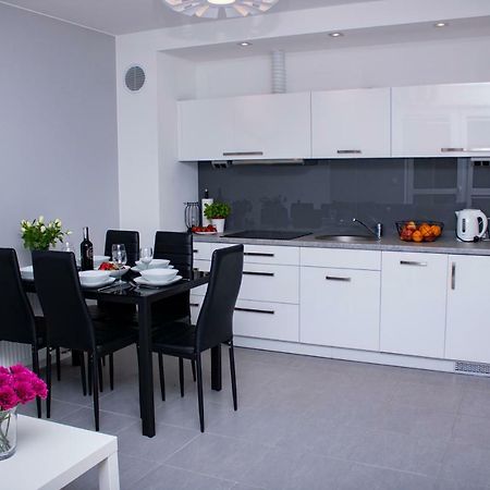 Apartament Z Ogrodkiem เชซัช ภายนอก รูปภาพ