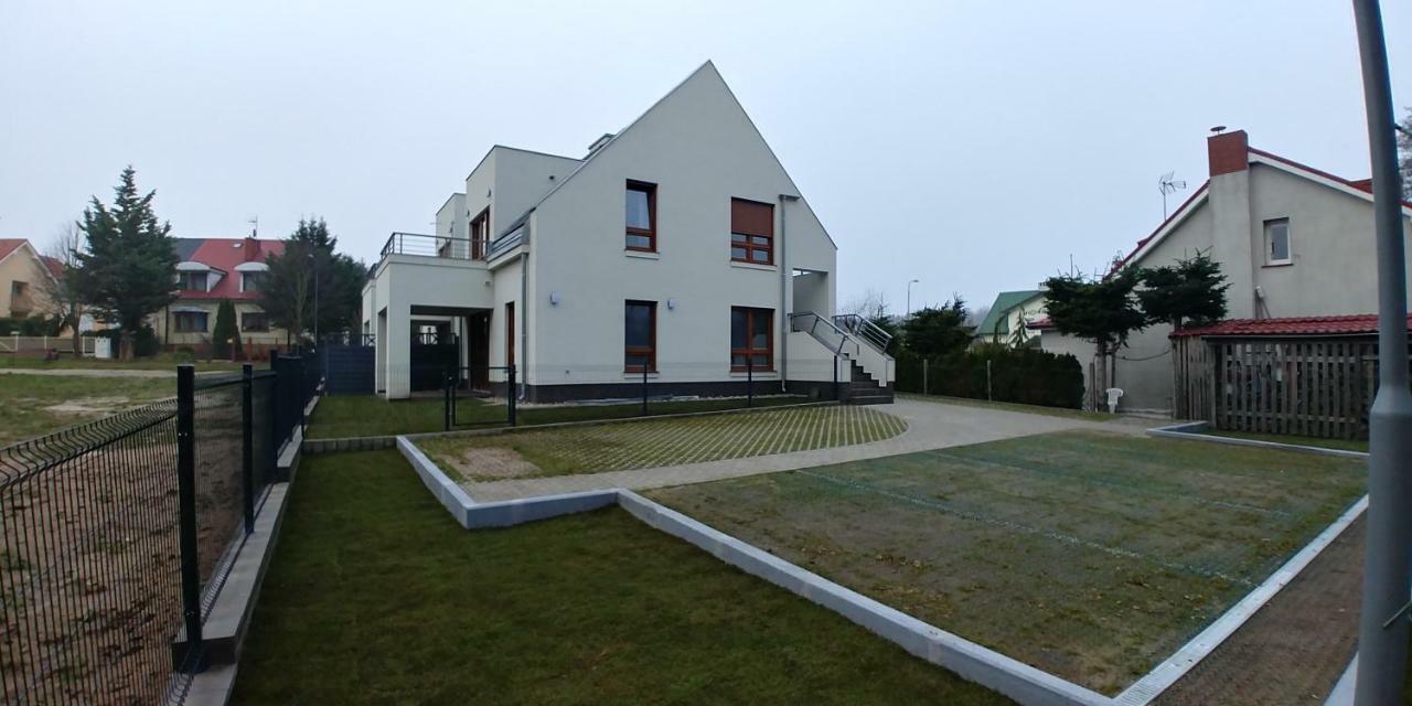 Apartament Z Ogrodkiem เชซัช ภายนอก รูปภาพ