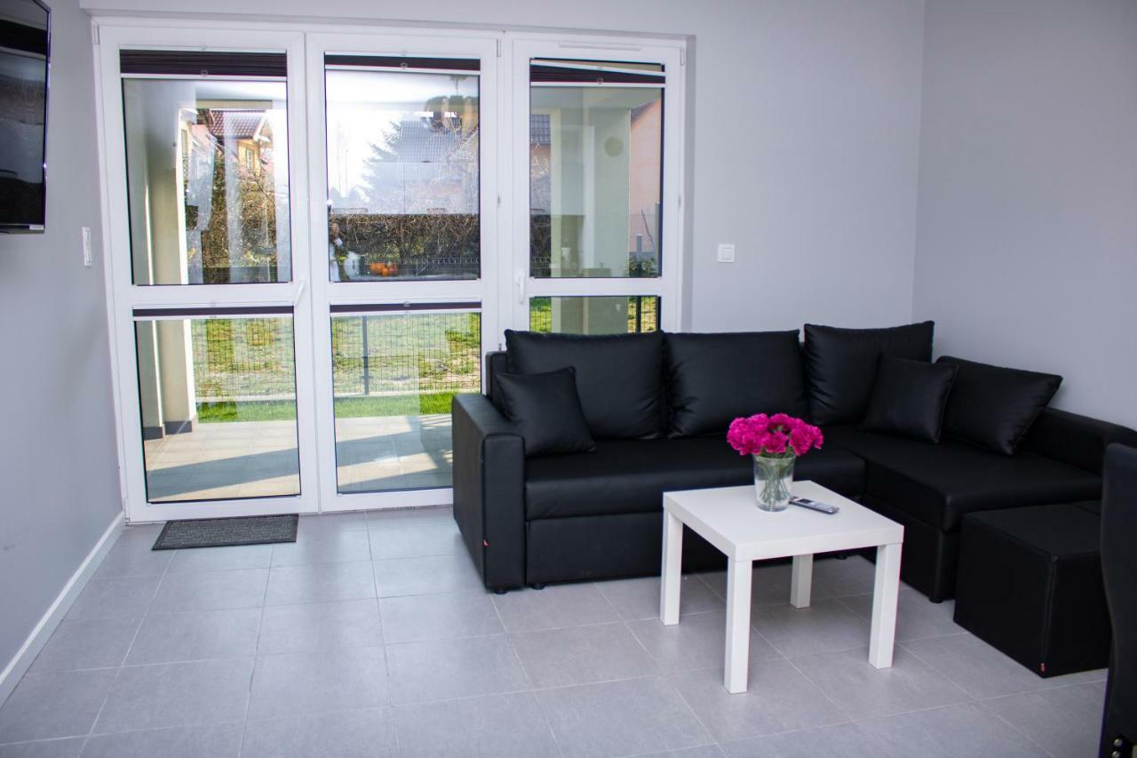 Apartament Z Ogrodkiem เชซัช ภายนอก รูปภาพ