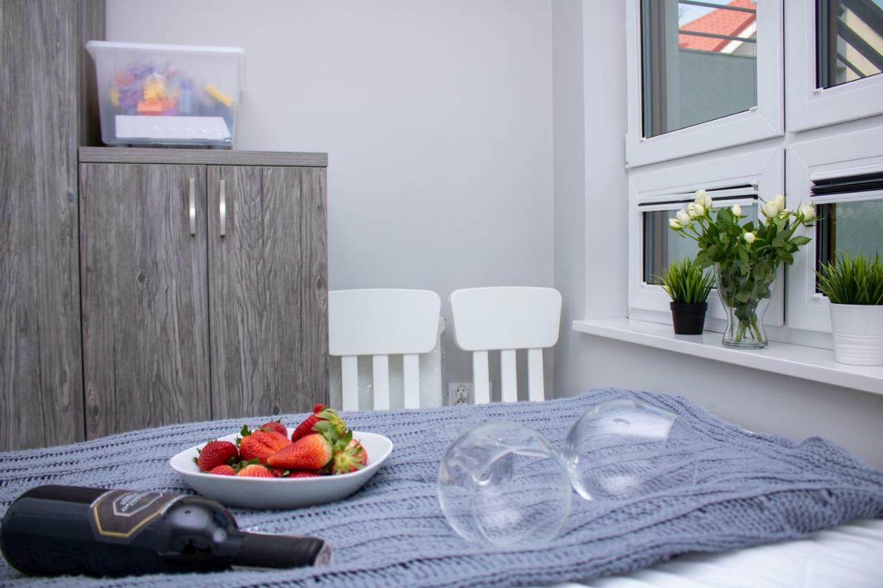 Apartament Z Ogrodkiem เชซัช ภายนอก รูปภาพ
