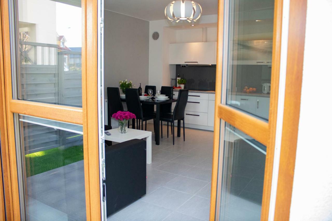 Apartament Z Ogrodkiem เชซัช ภายนอก รูปภาพ