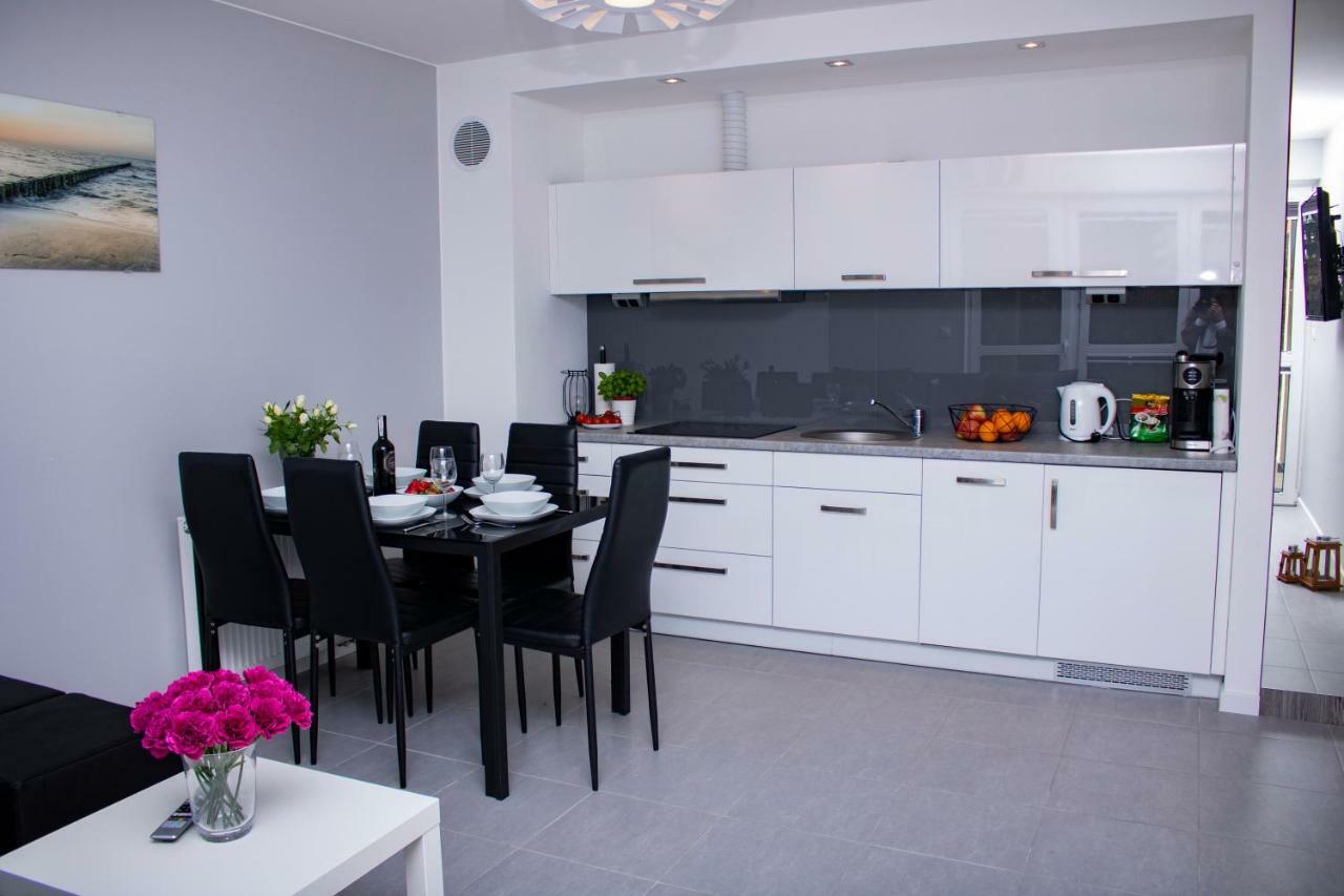 Apartament Z Ogrodkiem เชซัช ภายนอก รูปภาพ
