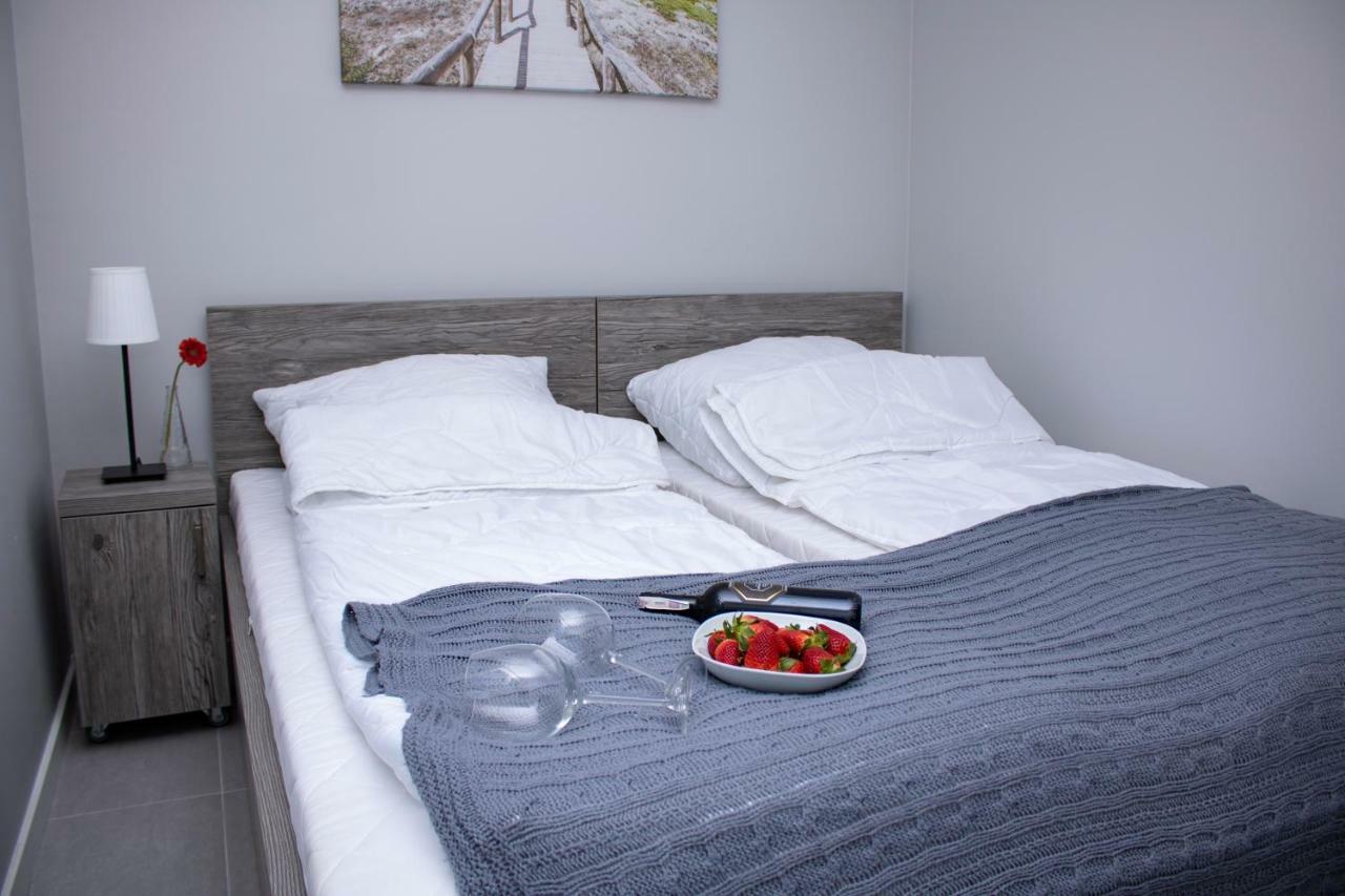 Apartament Z Ogrodkiem เชซัช ภายนอก รูปภาพ