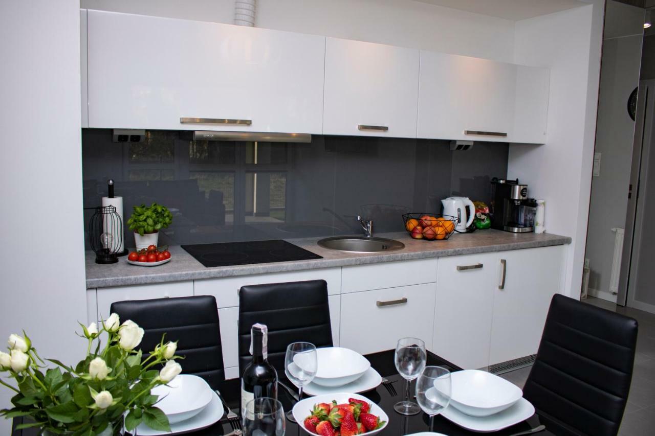 Apartament Z Ogrodkiem เชซัช ภายนอก รูปภาพ