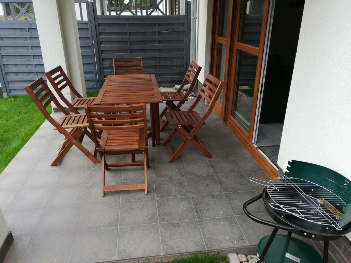 Apartament Z Ogrodkiem เชซัช ภายนอก รูปภาพ